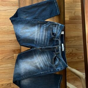 KanCan Straight leg jeans!